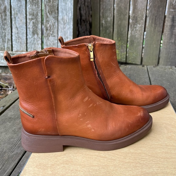 Franco Sarto Wm’s Bealy Cognac Leather Ankle Boots Sz 7.5 - Picture 2 of 13
